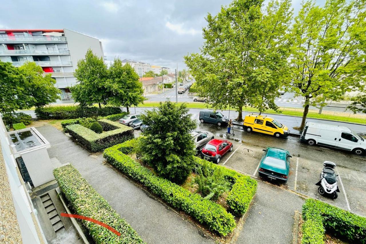 Luminous Apartment With Parking Near The City Center Cenon Exteriér fotografie