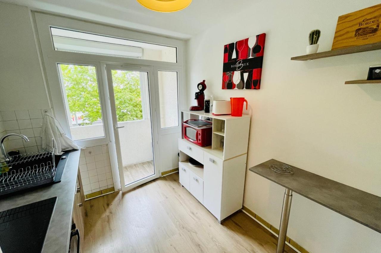 Luminous Apartment With Parking Near The City Center Cenon Exteriér fotografie