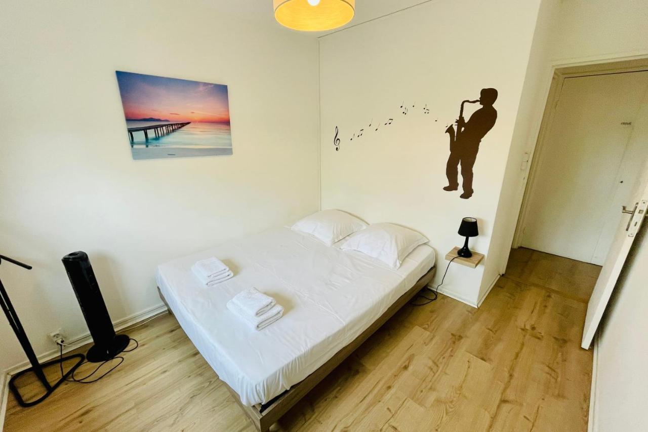 Luminous Apartment With Parking Near The City Center Cenon Exteriér fotografie