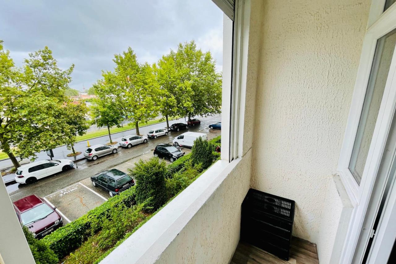 Luminous Apartment With Parking Near The City Center Cenon Exteriér fotografie